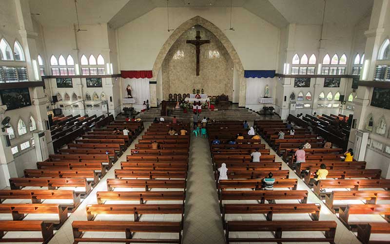  MISA MINGGU GEREJA KATEDRAL DIADAKAN KEMBALI