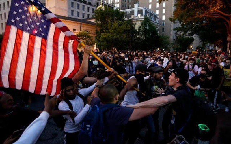  Unjuk Rasa Terus Berlanjut, Polisi AS Tangkap Ratusan Orang 
