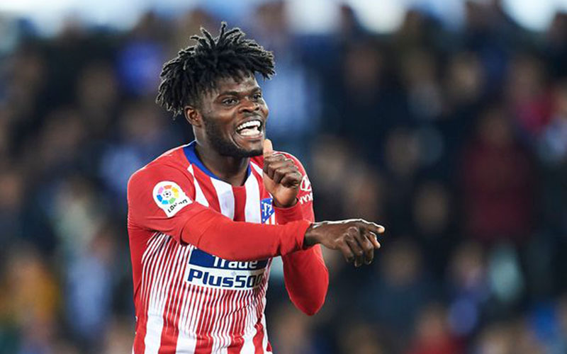  PSG Saingi MU & Arsenal Berburu Gelandang Atletico Thomas Partey