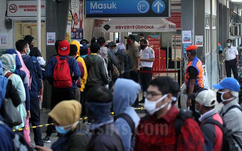  Penumpang KRL Bawa Barang Dagangan, Diimbau Hindari Jam Sibuk