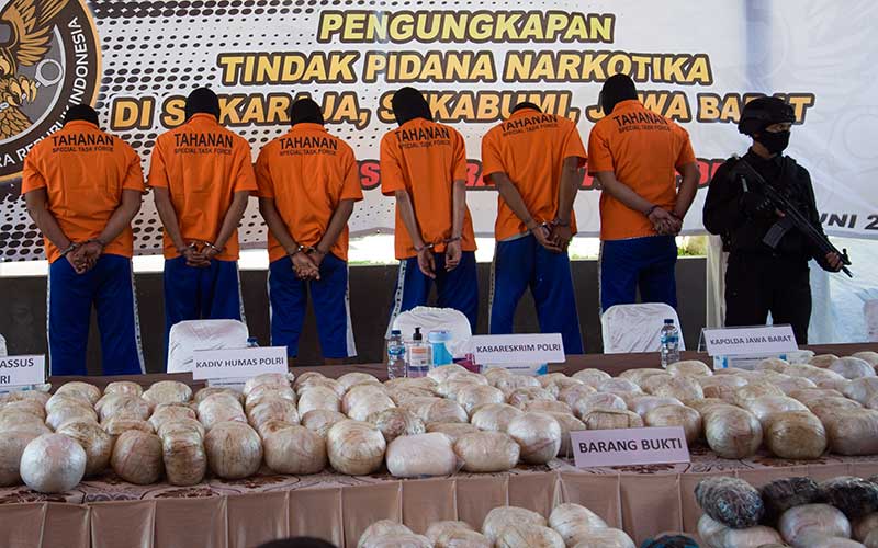  GAGALKAN PENYELUNDUPAN SABU SEBERAT 402 KG