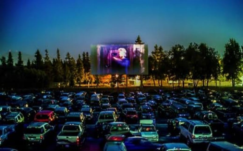  Sedang Viral di Jakarta, Ini Sejarah Drive In Cinema