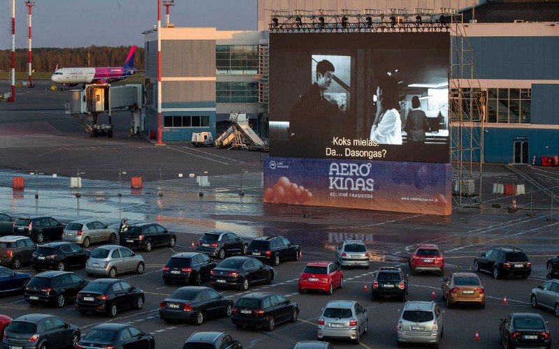  Ini Cara Nonton Drive In Cinema di Meikarta