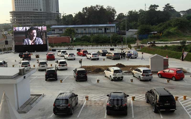  Foto-Foto Bioskop Drive In, Tren Lama Yang Kembali Muncul