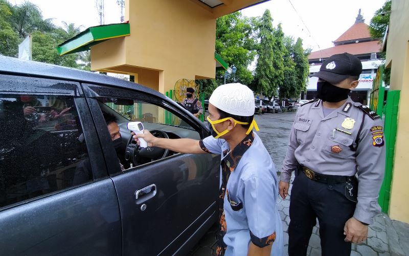  Masjid Agung Kulonprogo Gelar lagi Salat Jumat, Jemaah Terharu