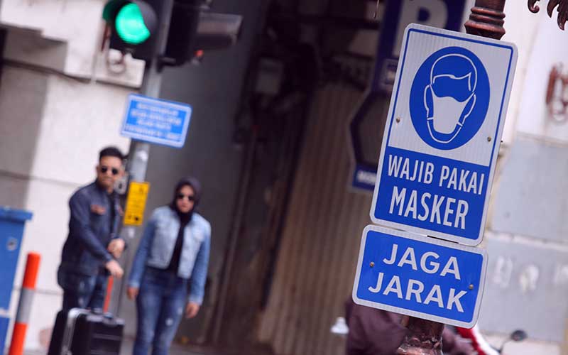  RAMBU WAJIB PAKAI MASKER DAN JAGA JARAK