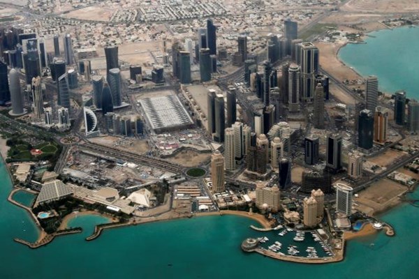  Dampak Covid-19, Qatar Potong Upah Pekerja Asing di BUMN