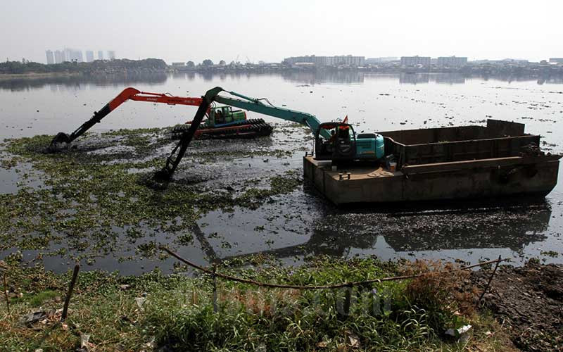  Pemprov DKI Jakarta Keruk Waduk Pluit untuk Cegah Pendangkalan