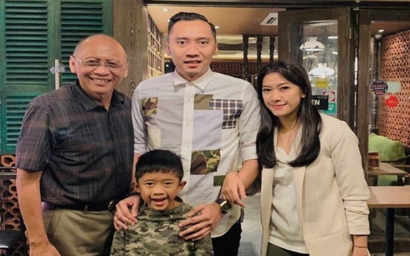 Keluarga Ibas Yudhoyono dengan Pramono Edhie