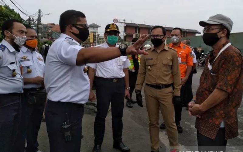  Antrean Mengular, Calon Penumpang KRL Menumpuk di Stasiun Bogor   