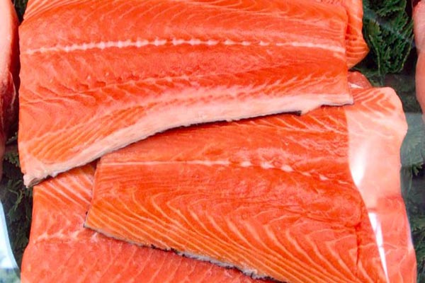  Virus Corona Kembali Merebak, China Hentikan Impor Salmon dari Eropa