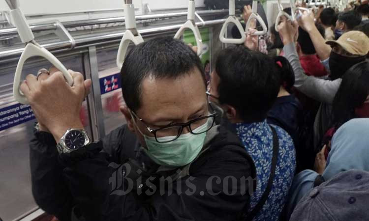  VIRUS CORONA: Pengguna Transportasi Publik Dilarang Bicara, karena Keluarkan Droplet 15 Menit