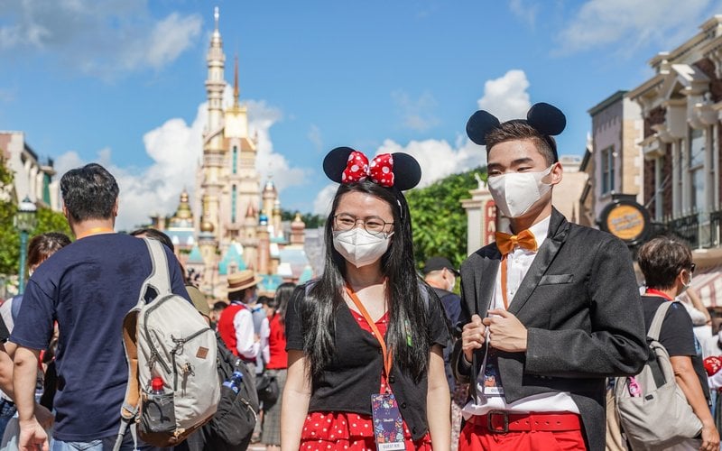  Disneyland Hong Dibuka Kembali, Pengunjung Wajib Pakai Masker