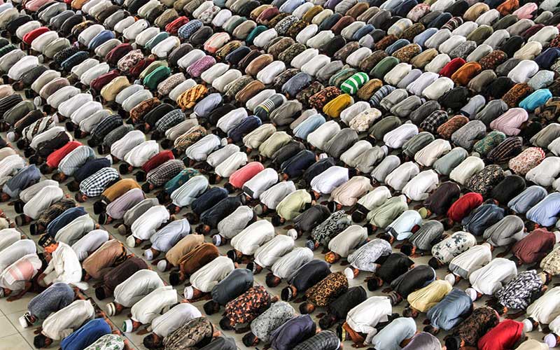  Jamaah Salat Jumat di Aceh Abaikan Protokol Kesehatan