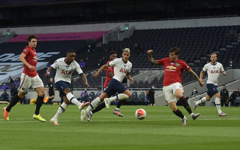  Hasil Liga Inggris : Tottenham vs MU 1–1, Soton Habisi Norwich