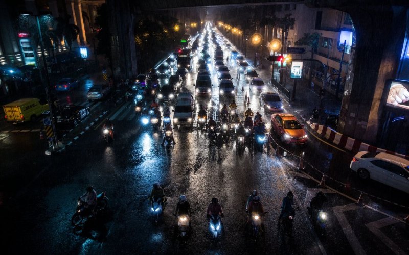  Rogoh Kocek US$2,8 Miliar, Thailand Permak Jalan Paling Mematikan di Asia dengan Karet