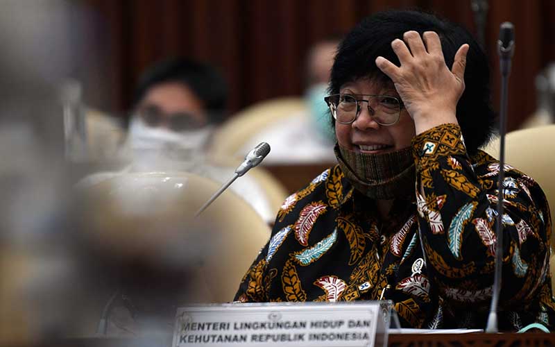  Menteri Lingkungan Hidup dan Kehutanan Siti Nurbaya Bahas Evaluasi APBN 2019 di DPR