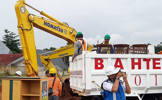  Pelanggaran Sempadan Sungai: Menteri PU Bongkar Sheetpile Waterpark Dwisari   