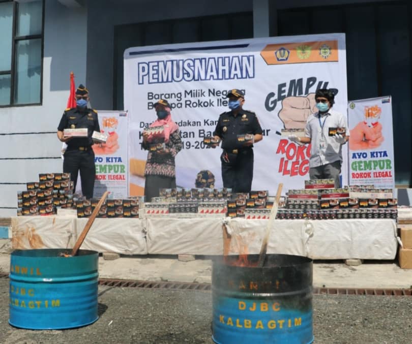  Bea Cukai Kalbagtim Musnahkan Ratusan Ribu Batang Rokok Ilegal