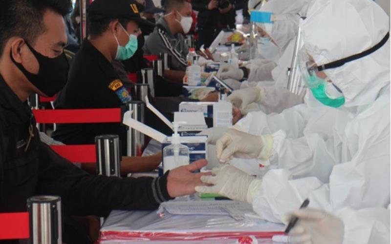  Covid-19 di Jateng Meningkat, Ini Penjelasan Ganjar ke Jokowi