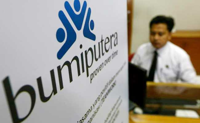 Karyawan beraktivitas di kantor cabang asuransi Bumi Putera di Jakarta. Bisnis/Abdullah Azzam