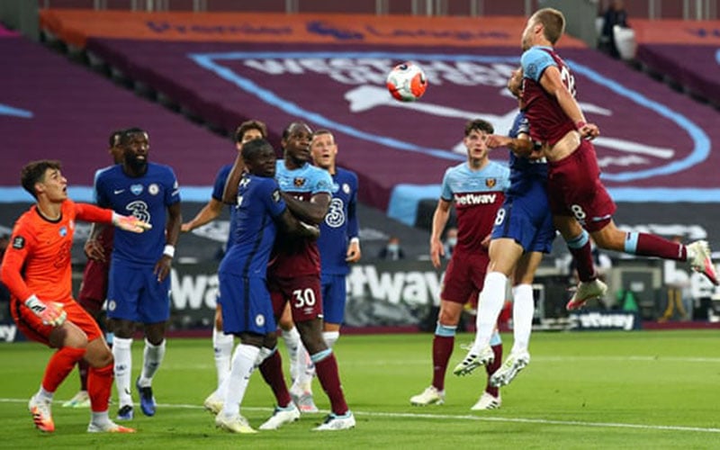  Hasil Liga Inggris : Gol Menit Akhir, West Ham Tundukkan Chelsea