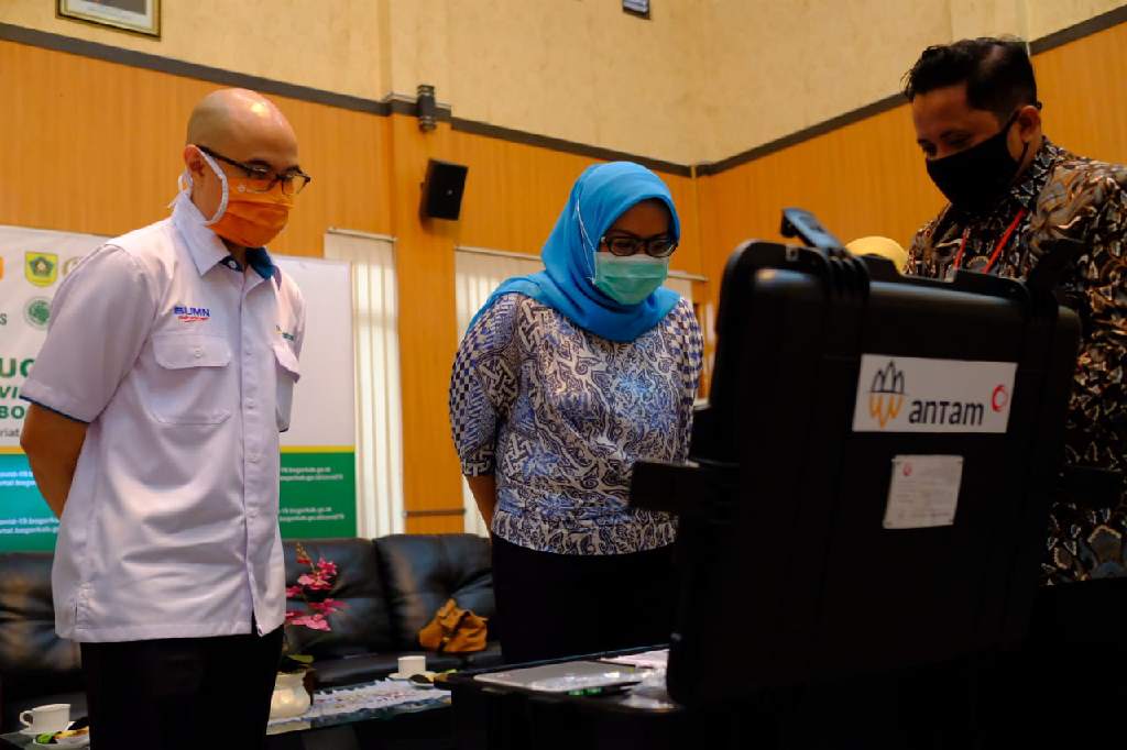  Bantu Perbanyak Test Covid-19, Antam Salurkan PCR di Kabupaten Bogor