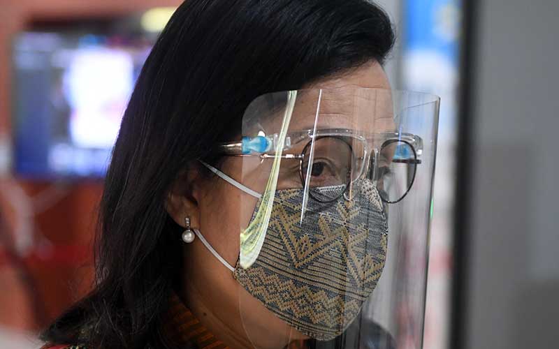  Menkeu Sri Mulyani Gunakan Face Shield saat Hadir Raker Dengan DPR