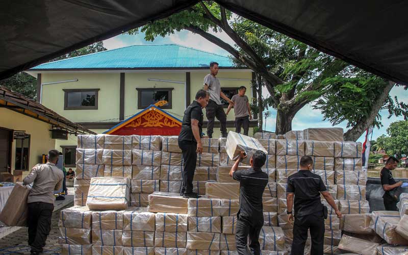  Polisi Berhasil Gagalkan Penyelundupan Rokok Ilegal Senilai Rp4 miliar di Riau
