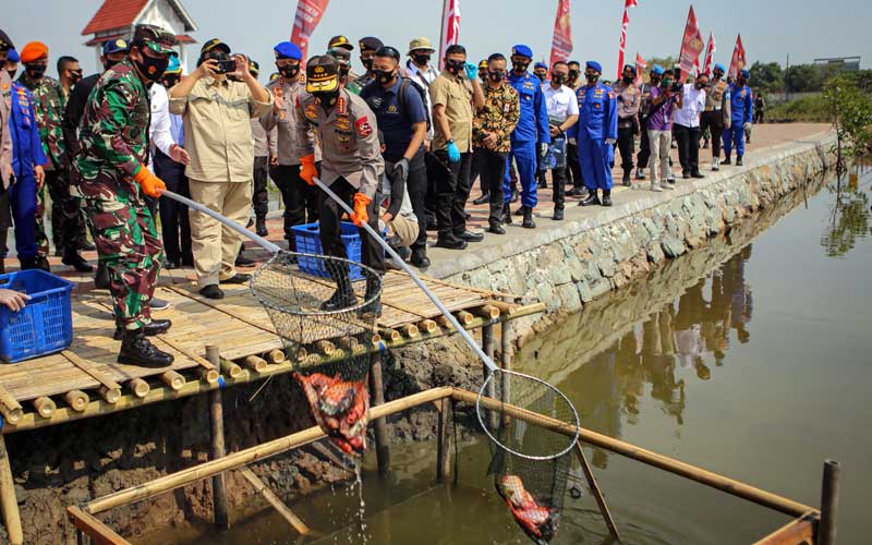  TNI-Polri Bersinergi Bantu Ekonomi Masyarakat di Tengah Pandemi Covid-19