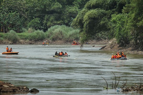  Awas, Jika Buang Limbah di Bengawan Solo, Pabrik akan Ditutup