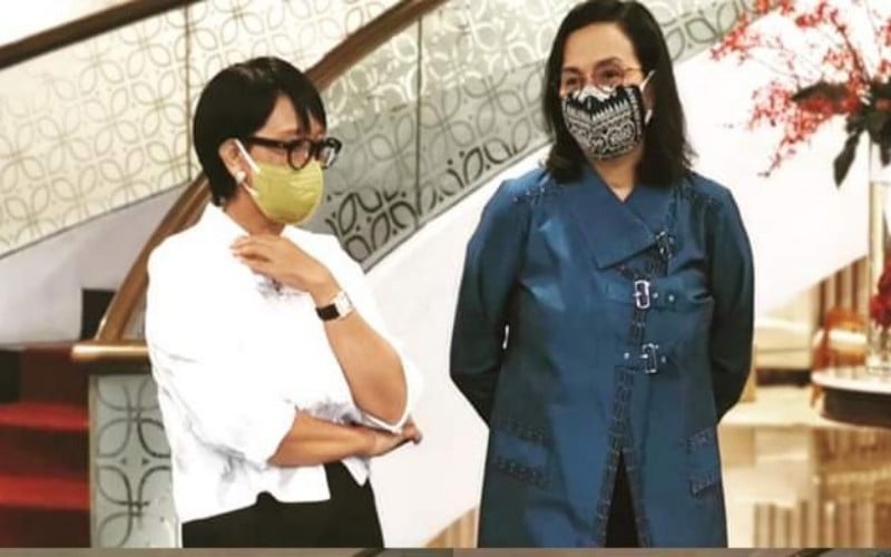  Sri Mulyani dan Retno Marsuadi, Satu SMA, Satu Kabinet