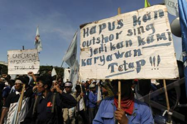 Tragedi Denny Siregar dan Liberalisasi Outsourcing
