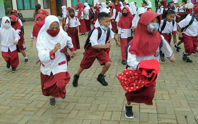  Terbatasnya Jaringan Telekomunikasi, SD di Konawe Sulawesi Tenggara Terpaksa Lakukan Pembelajaran di Sekolah