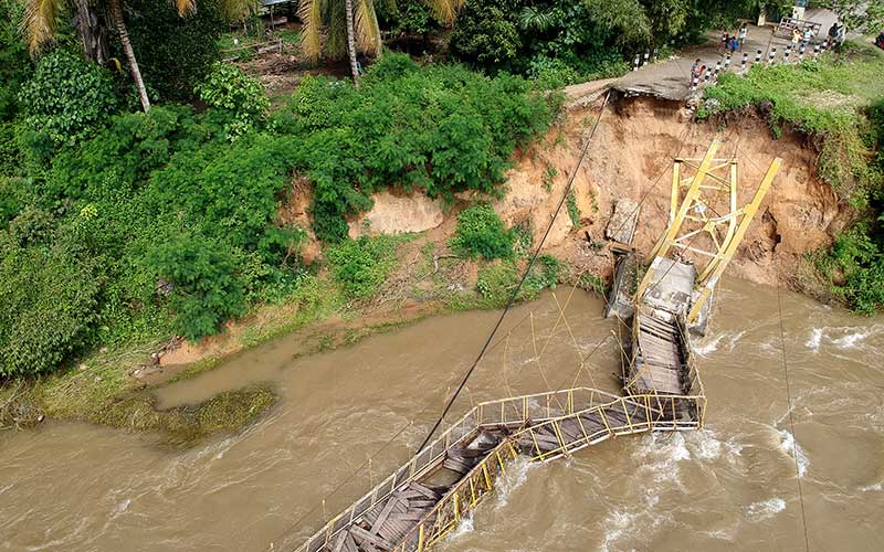  Jembatan Gantung di Gorontalo Putus Tergerus Arus Sungai