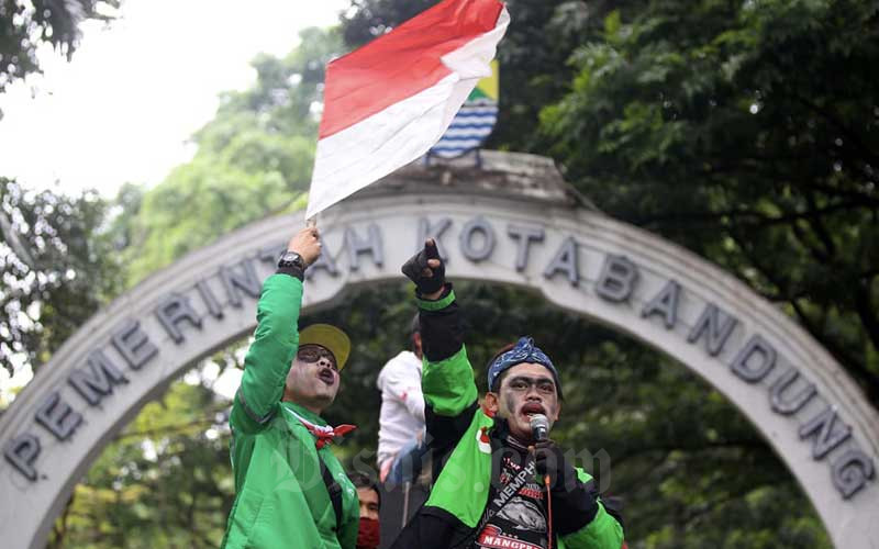  Dilarang Angkut Penumpang, Pengemudi Ojek Daring Bandung Gelar Aksi di Depan Balaikota