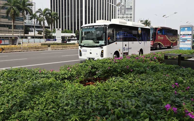  Operasional Bus Listrik Transjakarta Diperpanjang