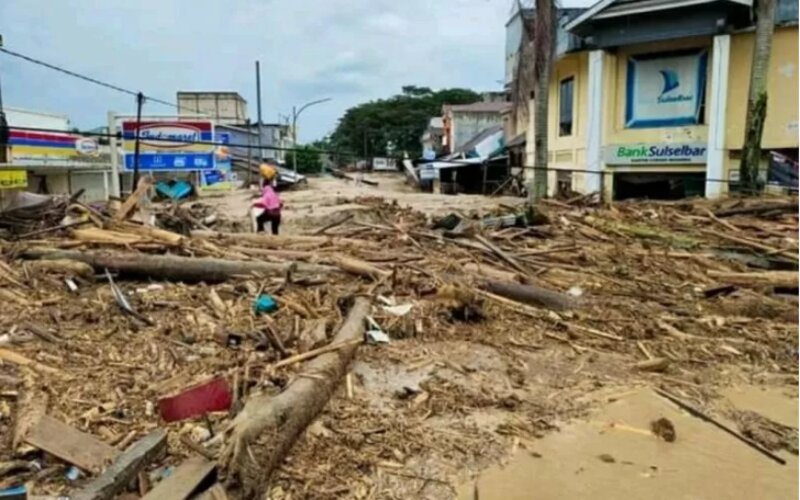 Banjir Bah Masamba Mengakibatkan Dua Orang Hanyut
