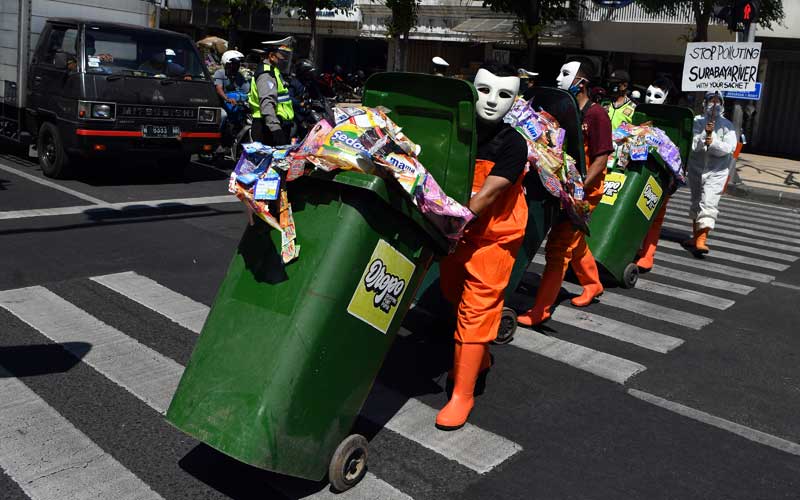  Aktivis Lingkungan di Surabaya Serukan Larangan Pemakaian Plastik Sekali Pakai