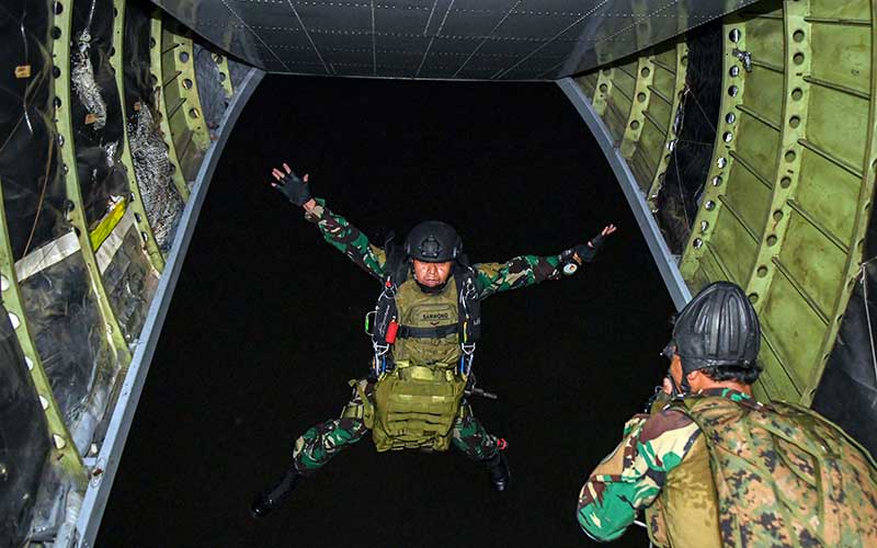  Latihan Terjun Malam Pasukan Batalyon Intai Amfibi 1 Korps Marinir TNI AL