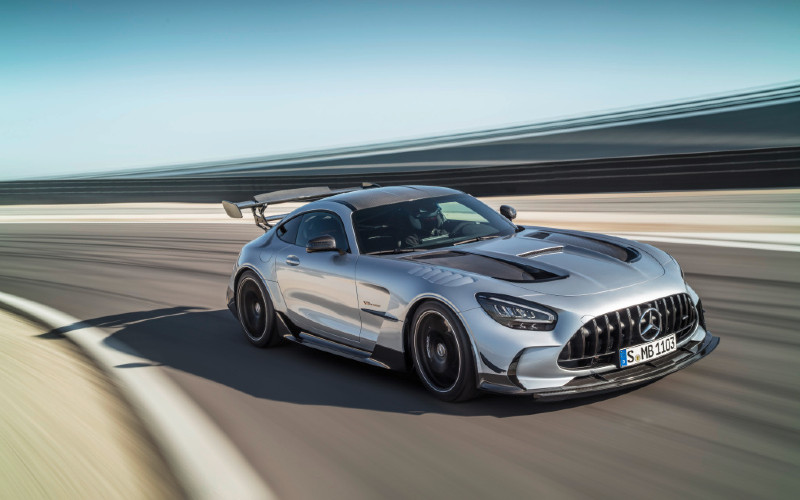  Mercedes-AMG GT Black, Sang Raja Bertambah Digdaya