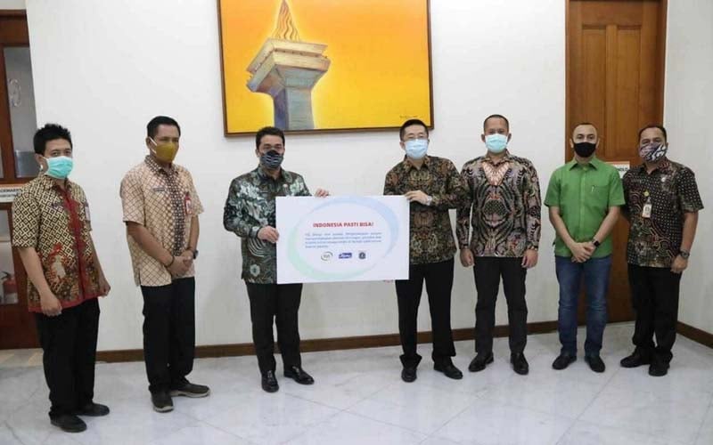  Sumbangan Sanitasi Kesehatan dan 2.000 Es Krim Joyday untuk RSUD dan Tenaga Medis