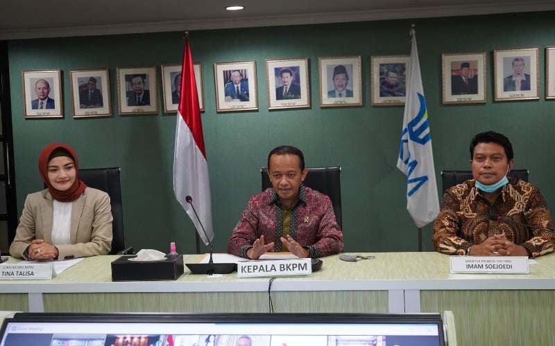 Kepala Badan Koordinasi Penanaman Modal (BKPM) Bahlil Lahadalia (tengah) menggandeng perusahaan asal Korea Selatan untuk membangun kilang minyak di Dumai, Riau. Istimewan