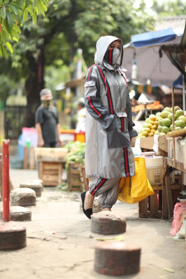  Fashion Terinspirasi APD dari  Eko Tjandra dan Fey Kayo