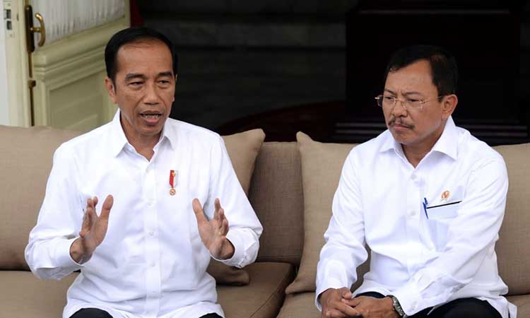  Survei Indikator : Ini Perbandingan Kepercayaan Publik ke Jokowi dan Menkes Terawan