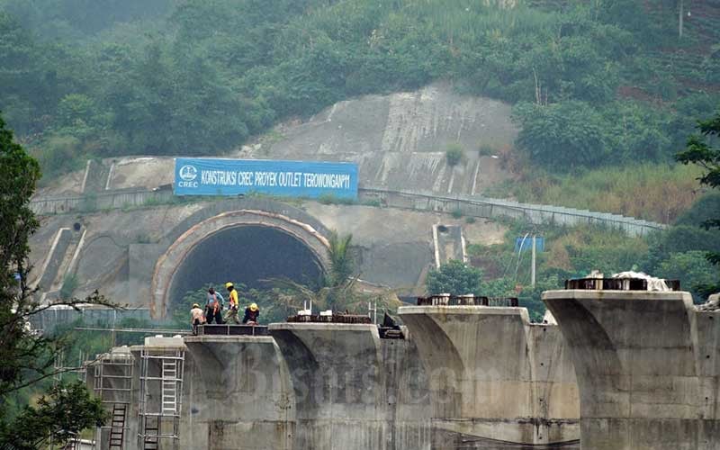  Proyek Kereta Cepat, Petugas Bongkar 24 Bangunan di Jaktim