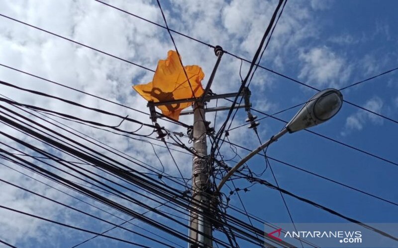  PLN Bali Siaga Gangguan Listrik Akibat Layangan