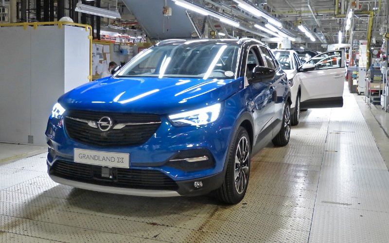  Opel Mulai Produksi Grandland X PHEV Penggerak Roda Depan