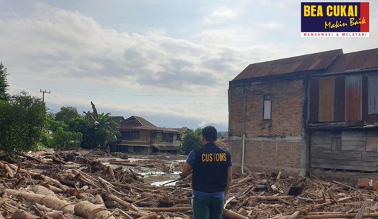  Peduli Sesama, Bea Cukai Salurkan Bantuan untuk Korban Banjir Luwu Utara