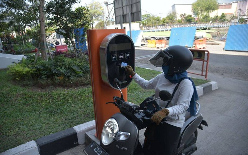 Terminal Intermoda Joyoboyo Terapkan Parkir Nontunai